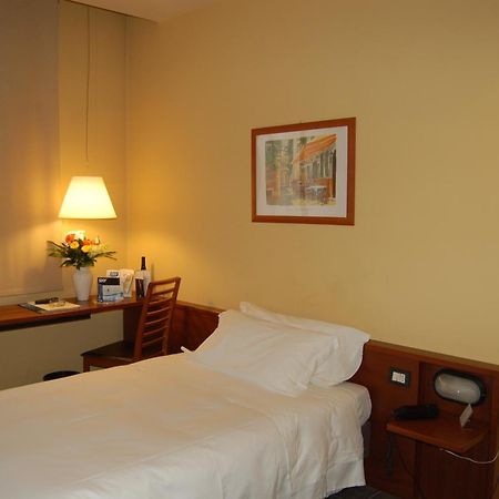 לסי Hotel Mariani מראה חיצוני תמונה