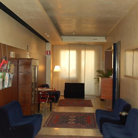 לסי Hotel Mariani מראה חיצוני תמונה