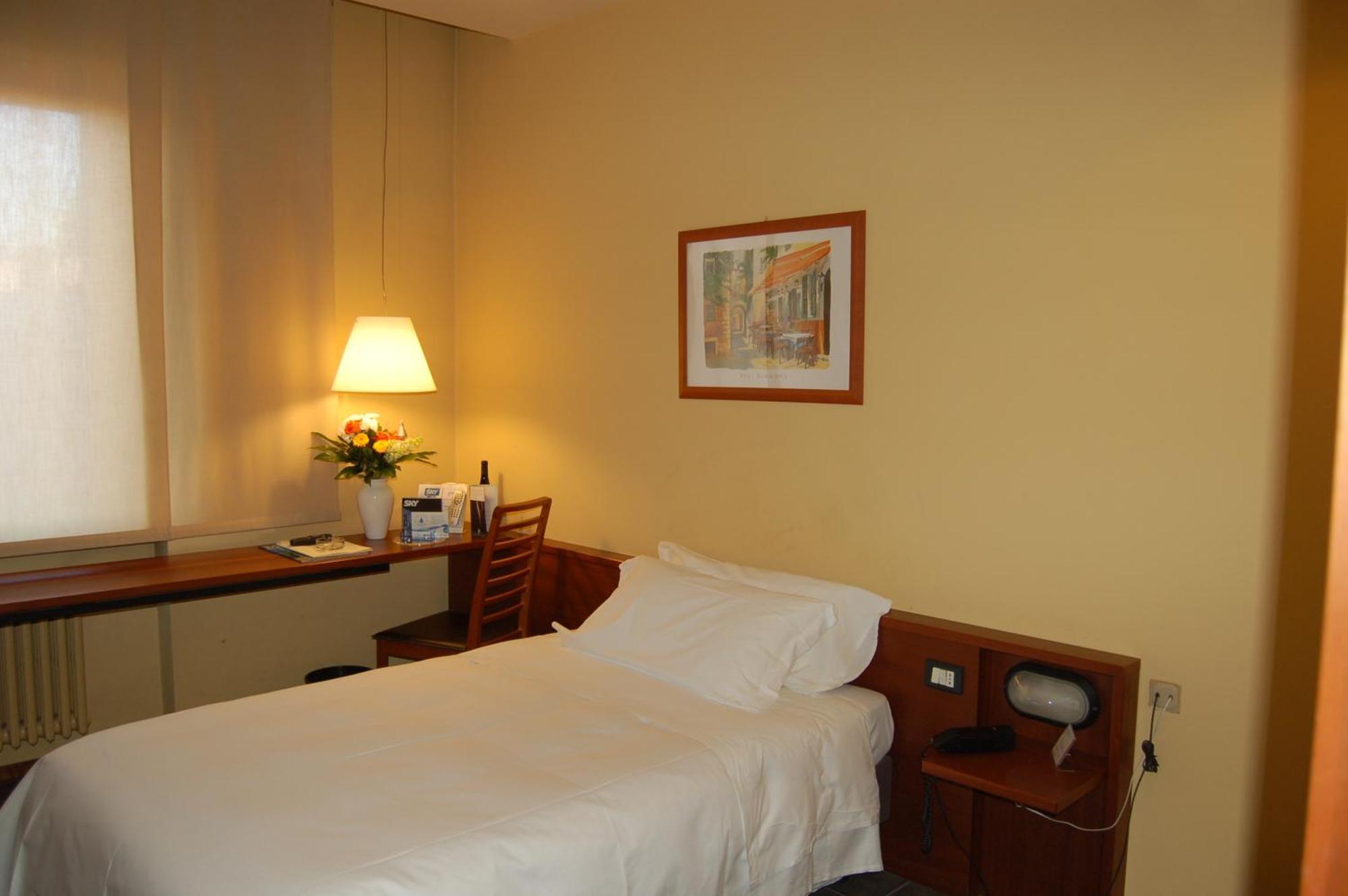 לסי Hotel Mariani מראה חיצוני תמונה