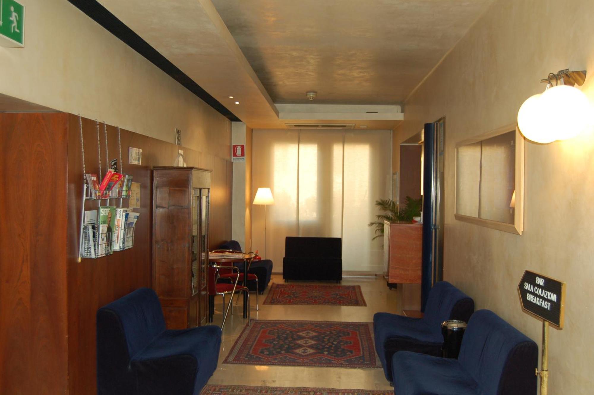 לסי Hotel Mariani מראה חיצוני תמונה