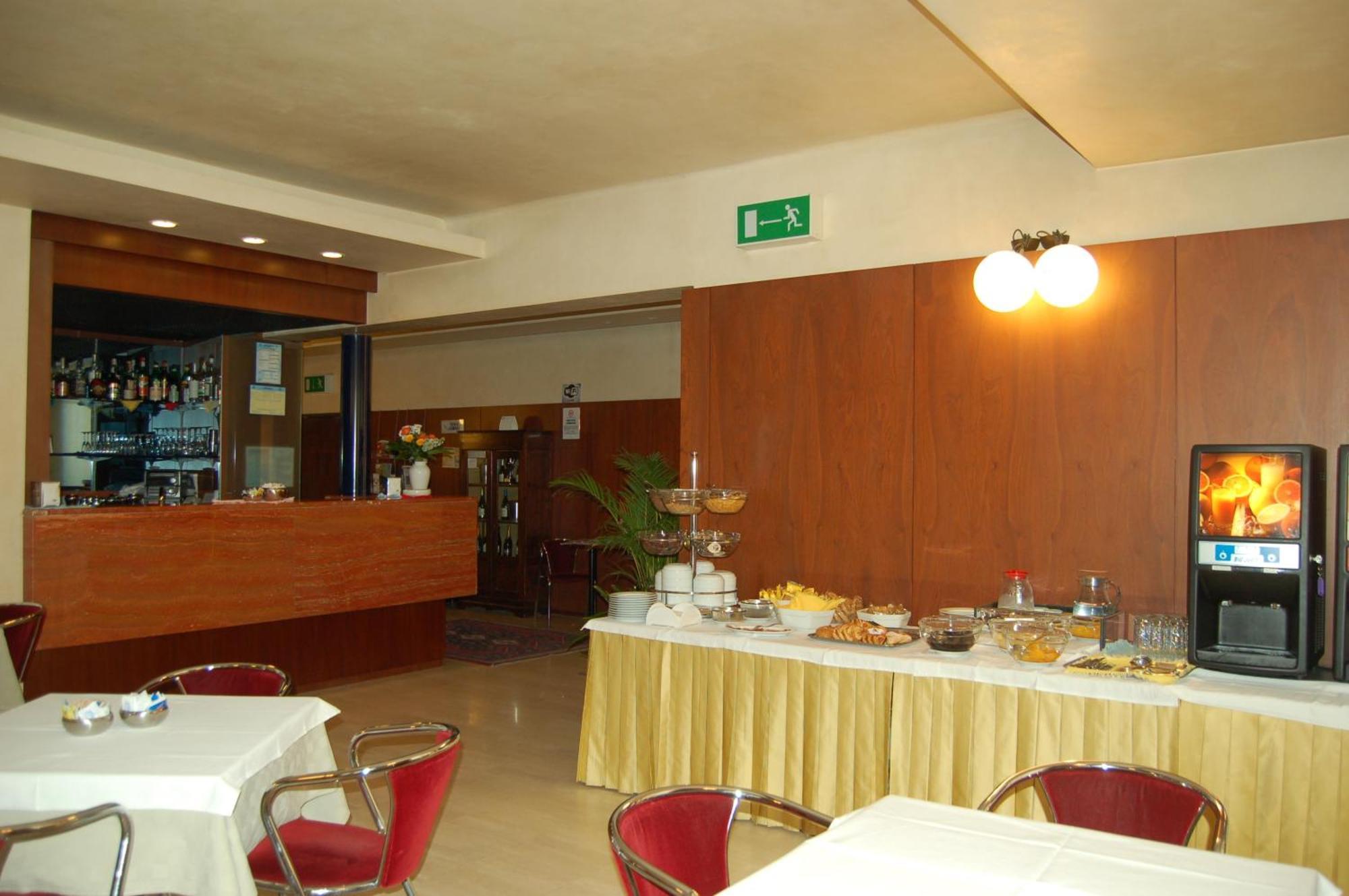 לסי Hotel Mariani מראה חיצוני תמונה
