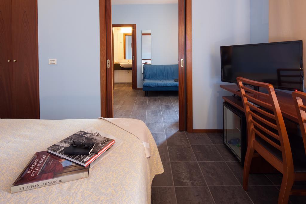 לסי Hotel Mariani מראה חיצוני תמונה
