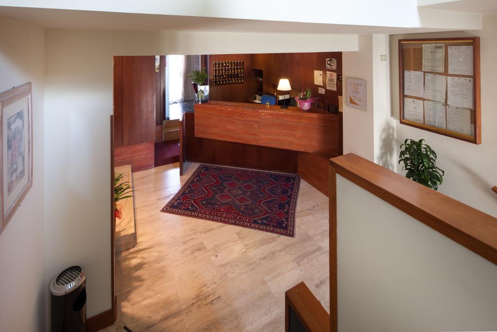 לסי Hotel Mariani מראה חיצוני תמונה