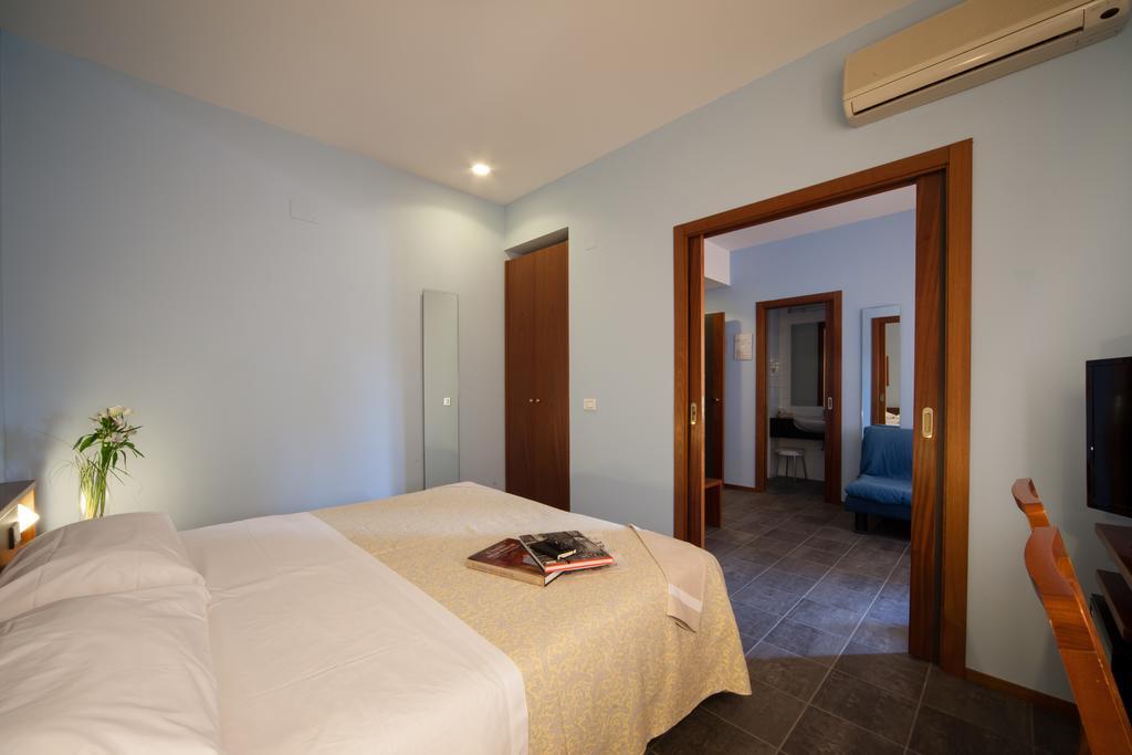 לסי Hotel Mariani מראה חיצוני תמונה