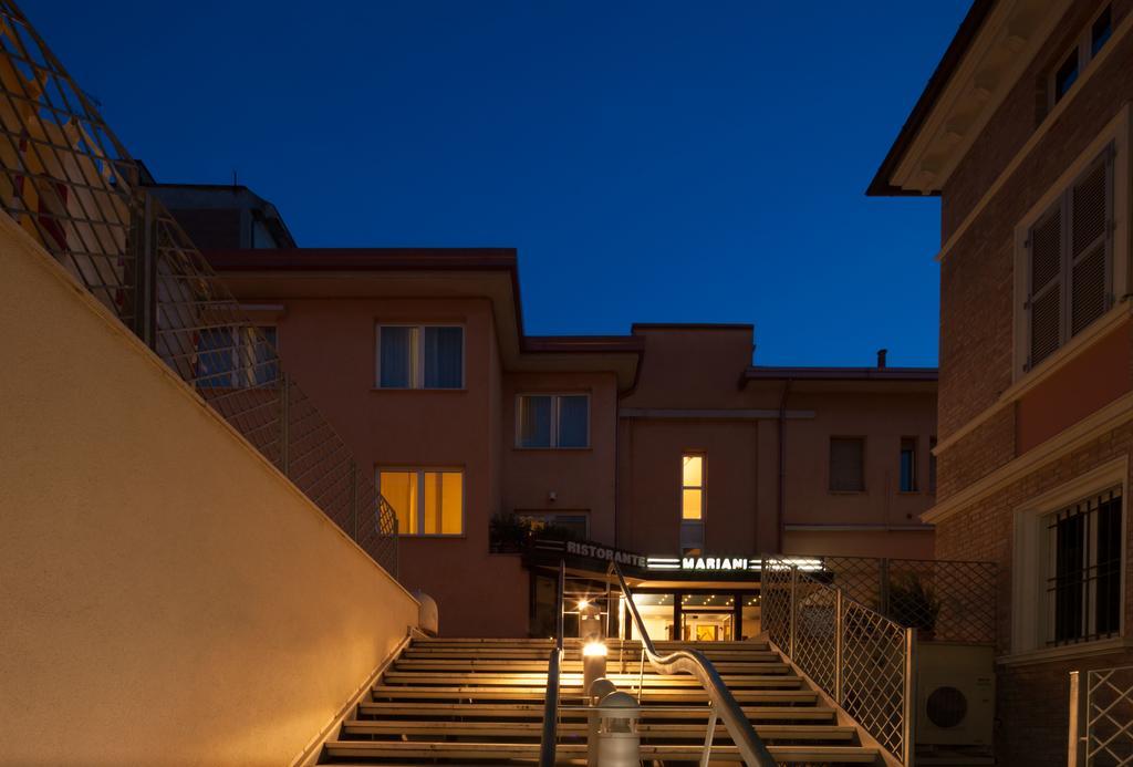 לסי Hotel Mariani מראה חיצוני תמונה