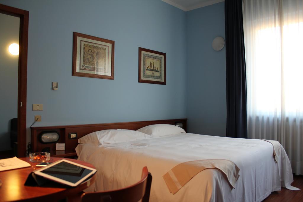 לסי Hotel Mariani מראה חיצוני תמונה
