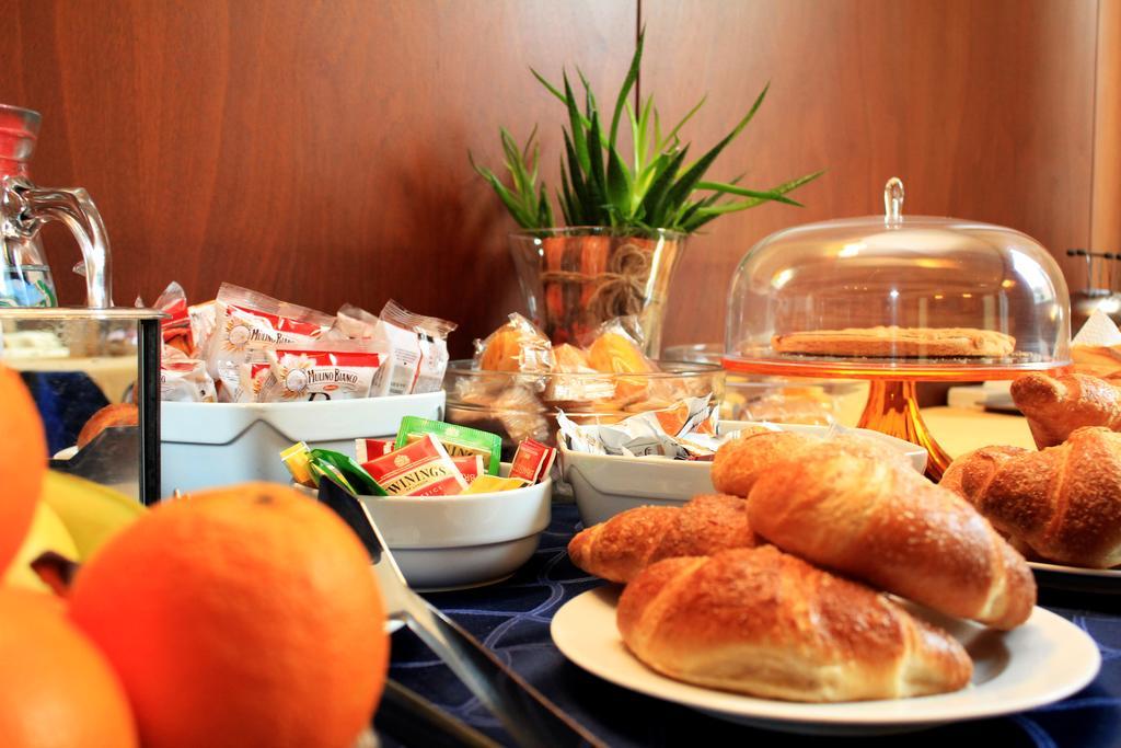 לסי Hotel Mariani מראה חיצוני תמונה
