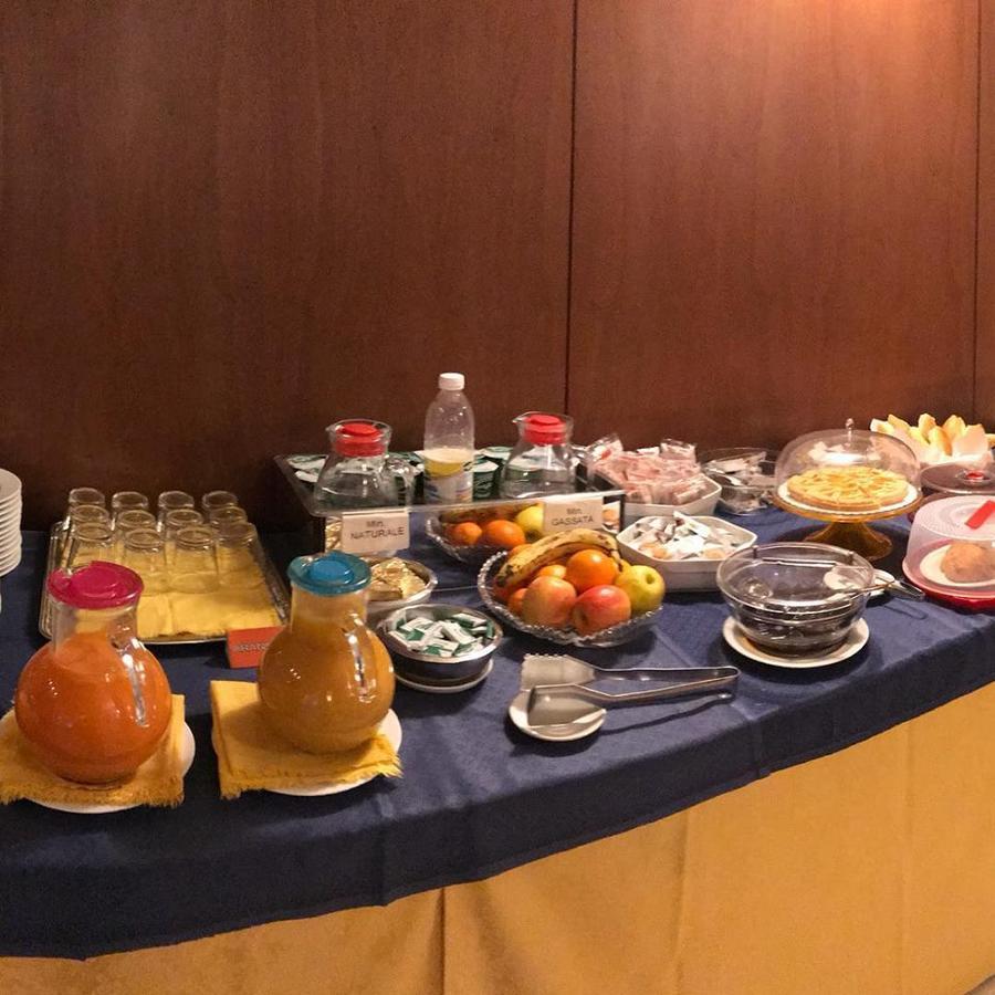 לסי Hotel Mariani מראה חיצוני תמונה