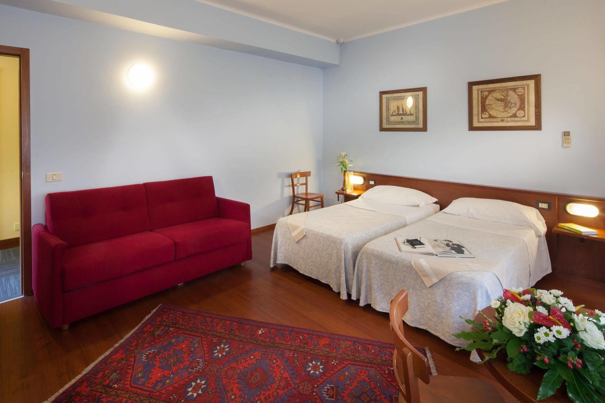 לסי Hotel Mariani מראה חיצוני תמונה