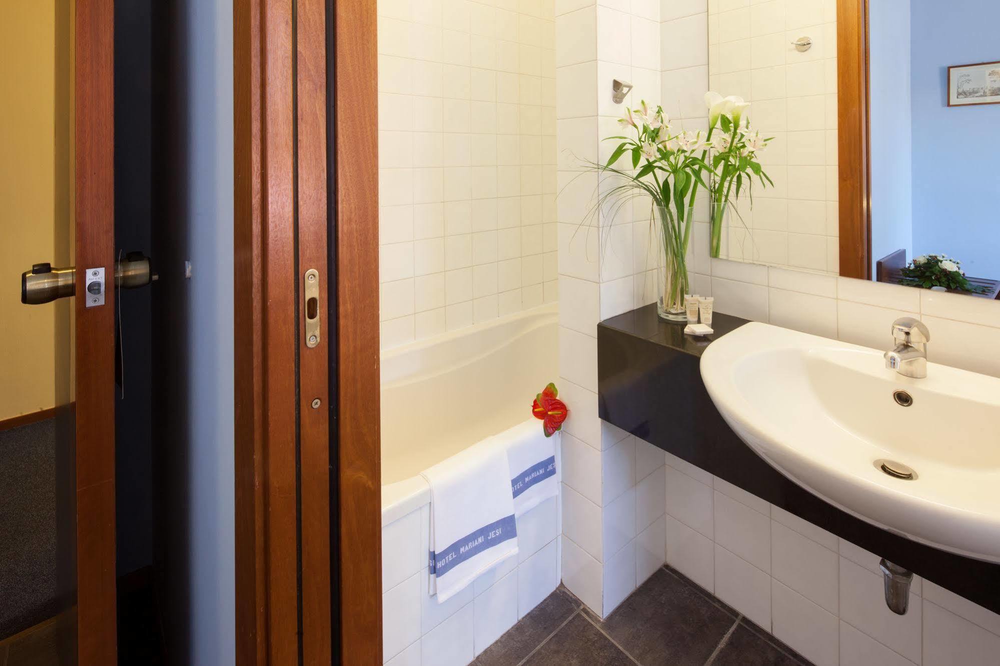 לסי Hotel Mariani מראה חיצוני תמונה
