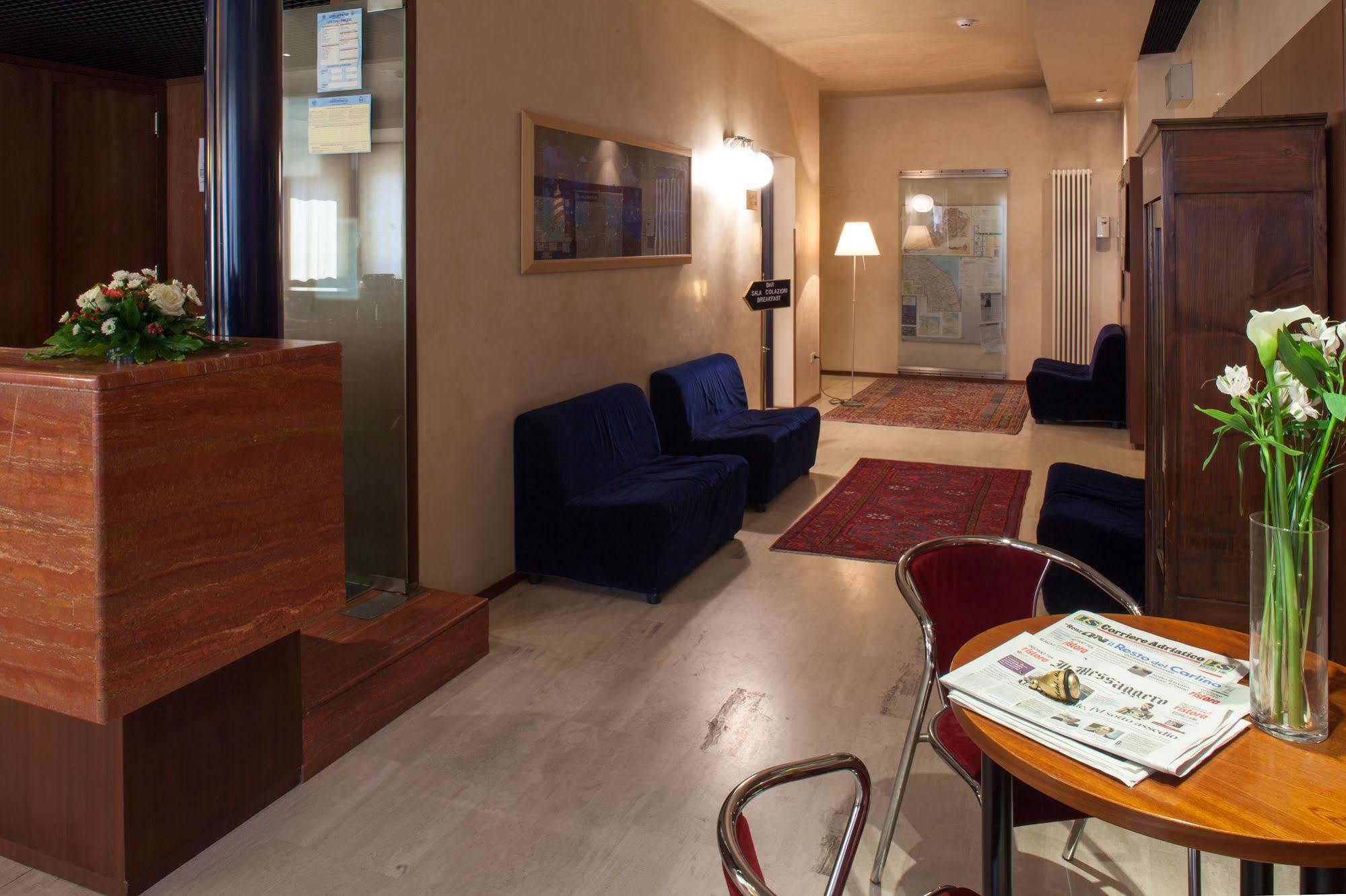 לסי Hotel Mariani מראה חיצוני תמונה