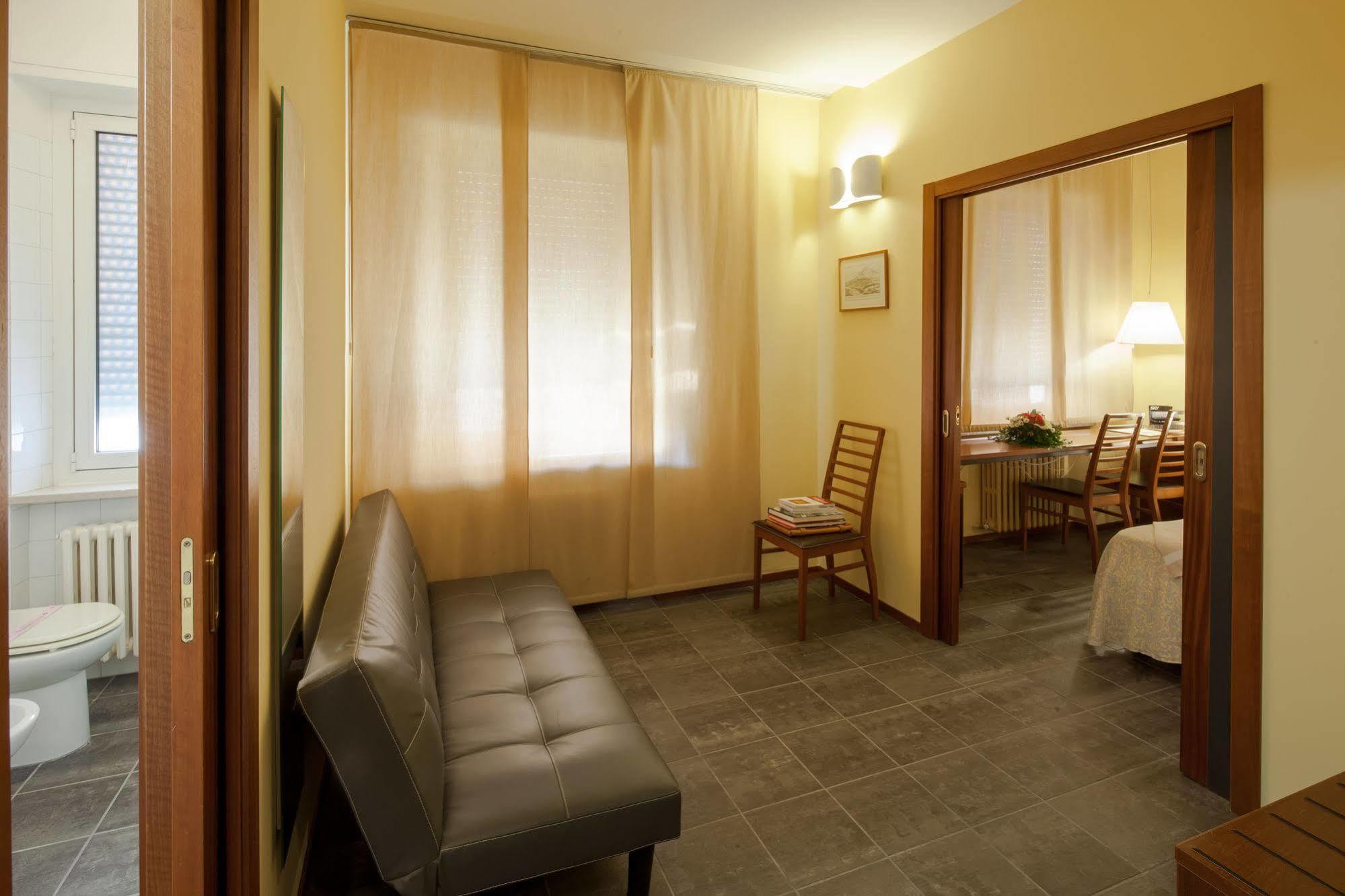 לסי Hotel Mariani מראה חיצוני תמונה