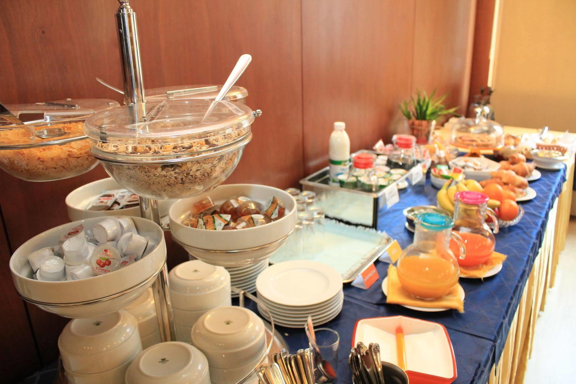 לסי Hotel Mariani מראה חיצוני תמונה