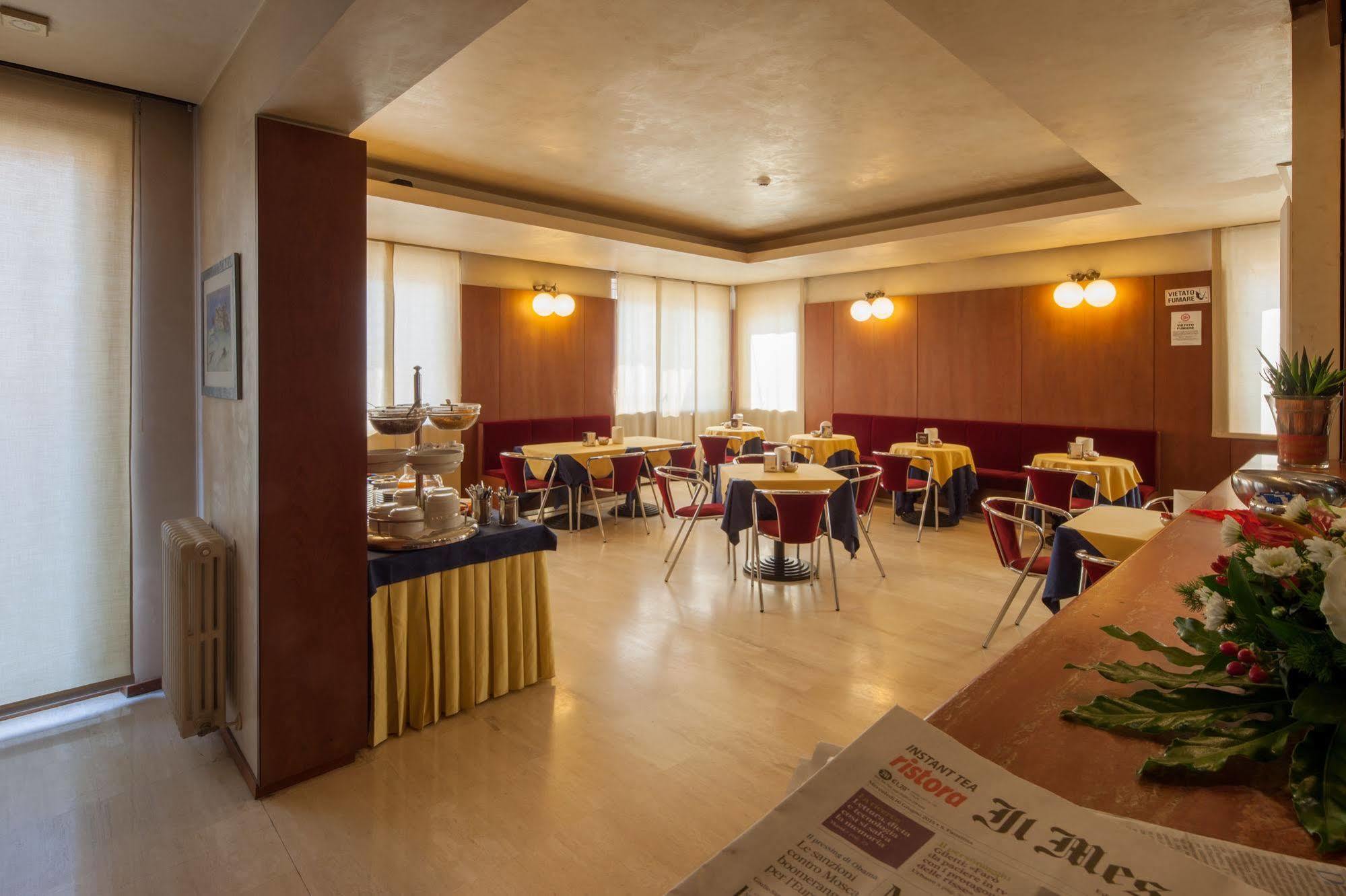 לסי Hotel Mariani מראה חיצוני תמונה