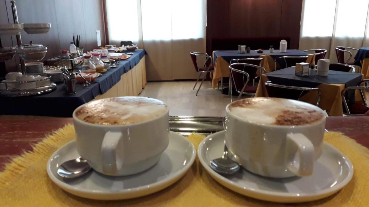 לסי Hotel Mariani מראה חיצוני תמונה