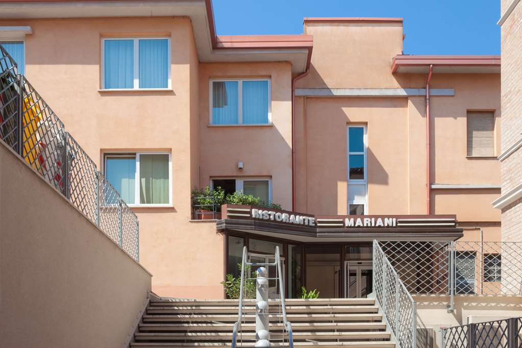 לסי Hotel Mariani מראה חיצוני תמונה