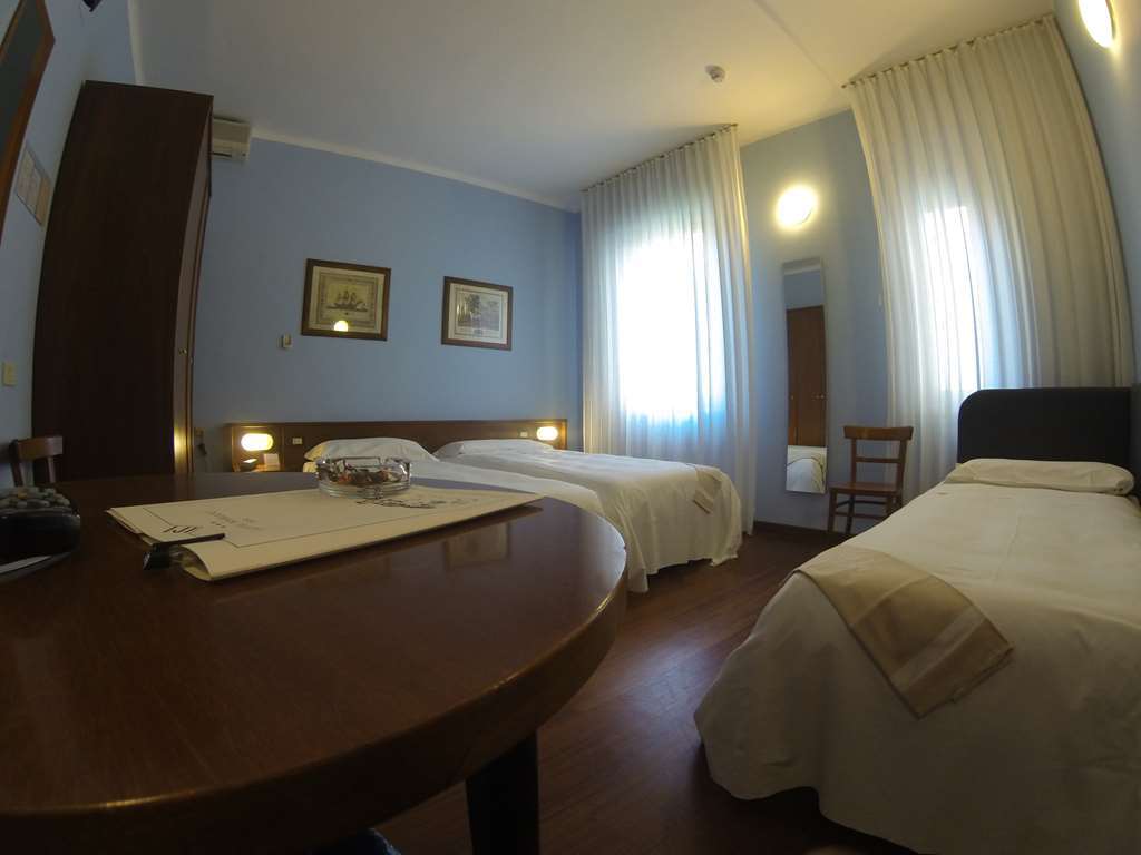 לסי Hotel Mariani חדר תמונה